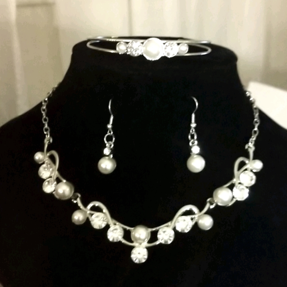 Pearl and rhinestone 3 piece set